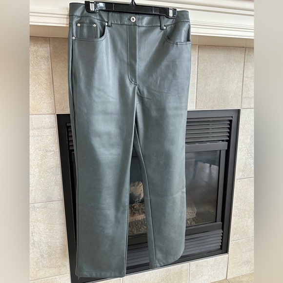 7 For All Mankind Faux Leather Pants NWT - Picture 2 of 14